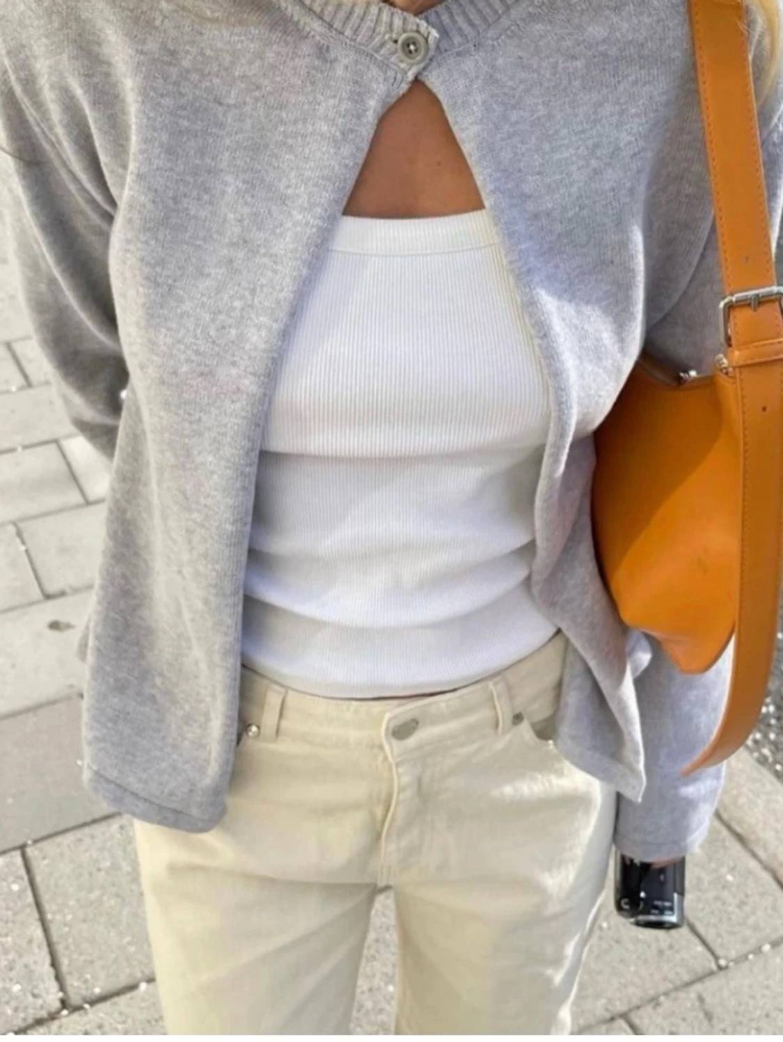 Ljusgrå kofta från Djerf Avenue