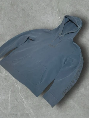 Abercrombie & Fitch Hoodie | Blå | S - Mycket bra skick, skriv vid frågor samt funderingar, inga defekter! 