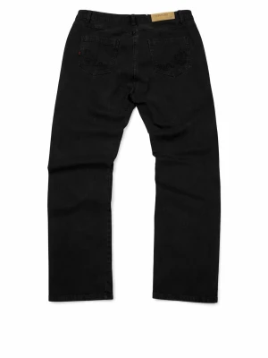 Svarta jeans bootcut/straight fit storlek 42 - Säljer ett par svarta jeans från Cappuccini med klassisk femficksdesign och raka ben. Jeansen har en enkel look utan synliga slitningar eller dekorationer, och är tillverkade i ett mjukt bomullsmaterial som känns skönt mot huden med cola mönster på bak fickorna