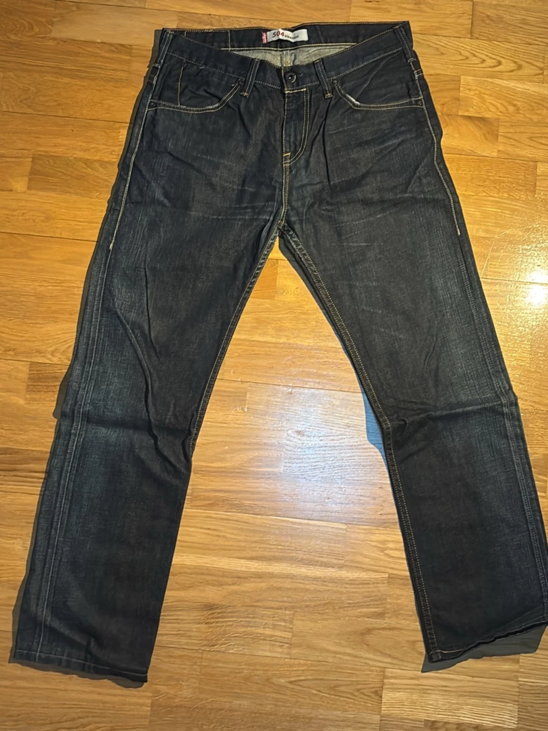 Levi's 504 mörkblå jeans straight fit