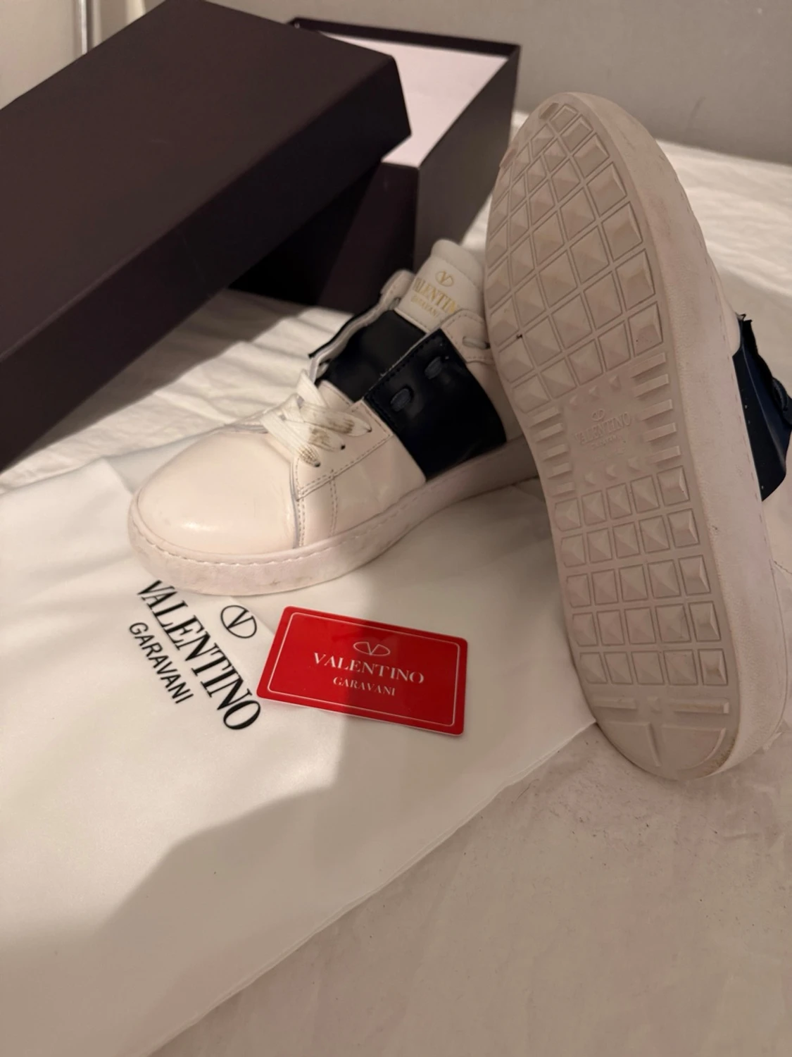 Valentino Garavani vita/mörkblåa - 1