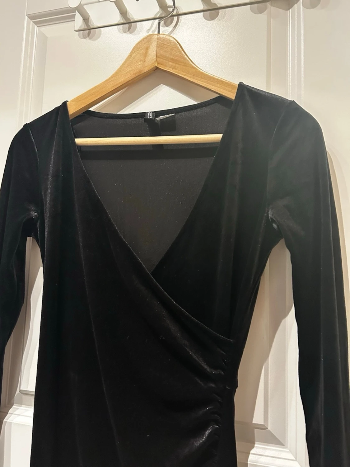 Svart sammetsklänning H&M omlott - 1