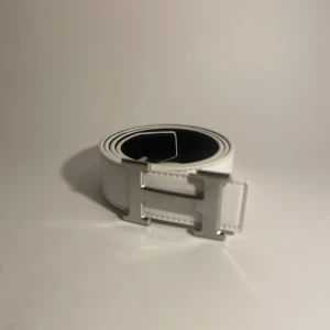 𝓗𝓮𝓻𝓶𝓮𝓼 bälte - Säljer nu ett helt nytt 𝓗𝓮𝓻𝓶𝓮𝓼 bälte, för fler info det är bara att kontakta!💫