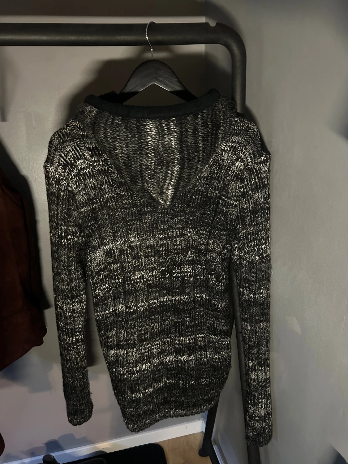 Gråmelerad hoodie från Carisma