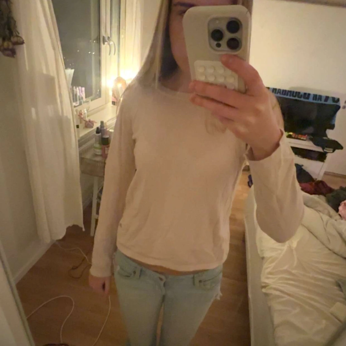 Ljusbeige stickad tröja från Dobber