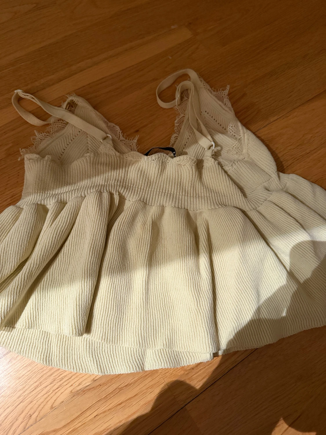 Beige stickad linnetopp från Zara - 1