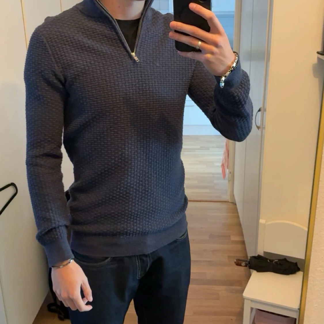 Mörk blå stickad half zip-tröja John Henric