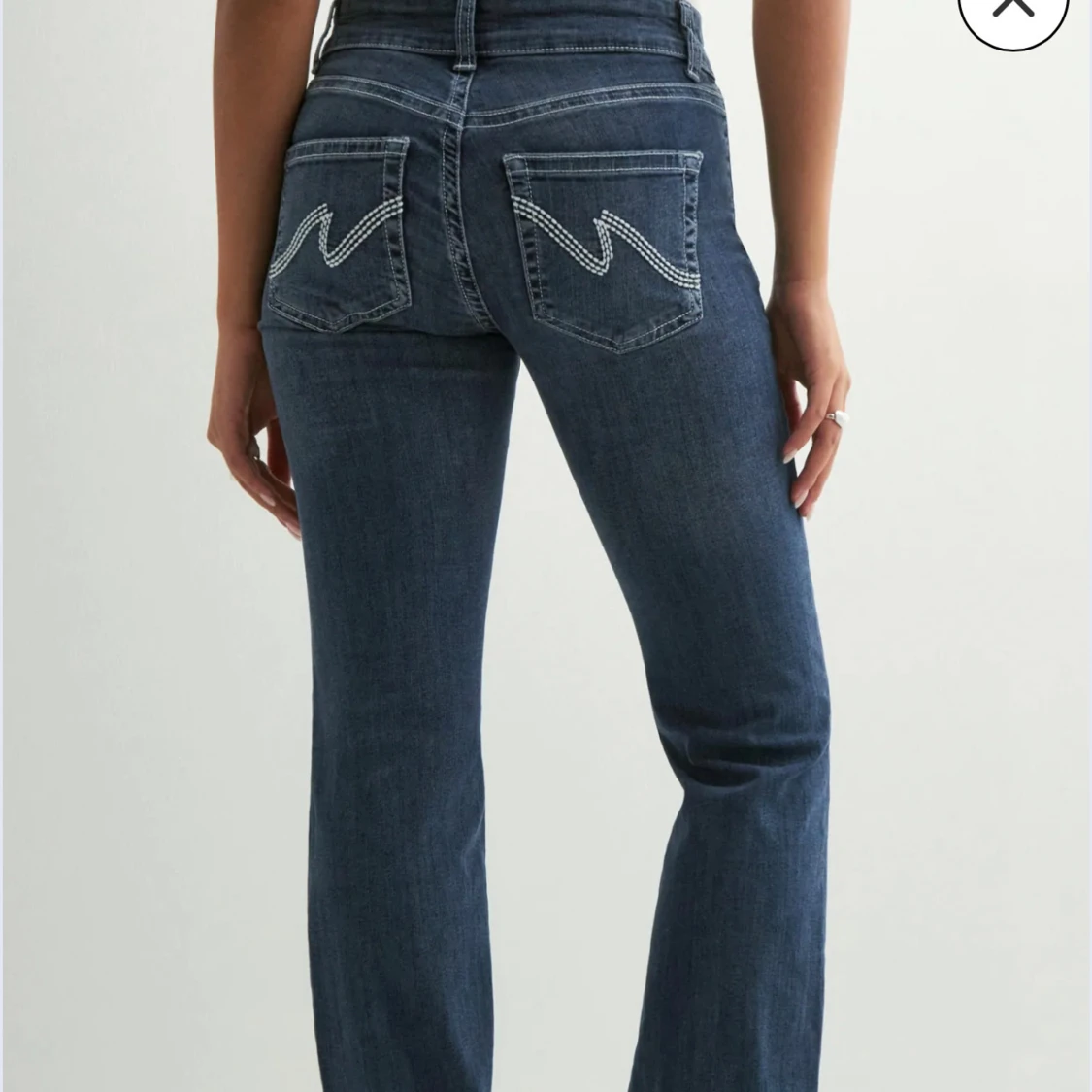 Blå bootcut jeans från Nelly - 2