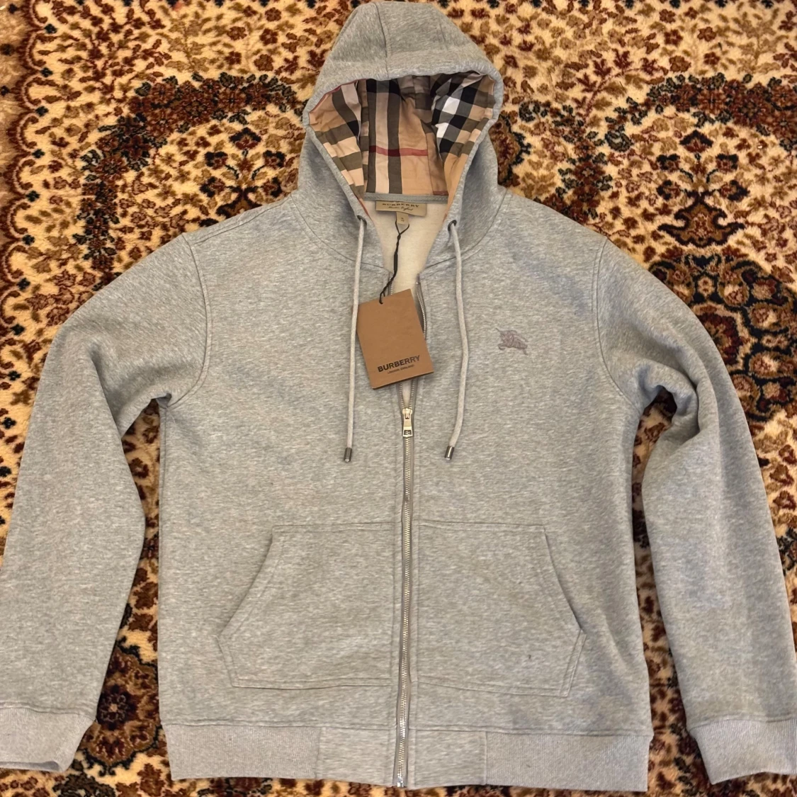 Grå Burberry hoodie med dragkedja XL