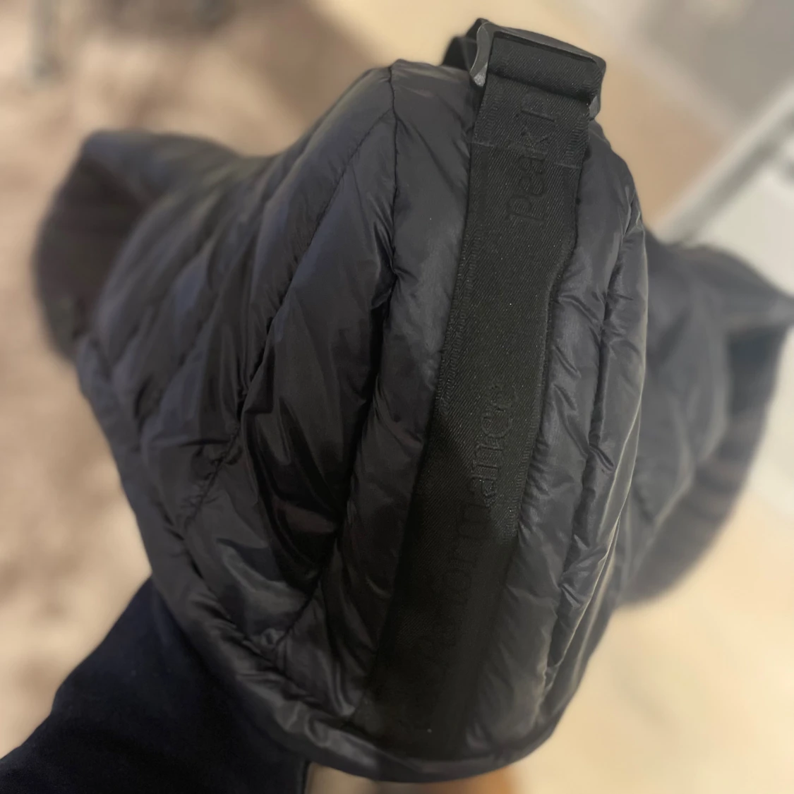 Svart dunjacka från Peak Performance - 2