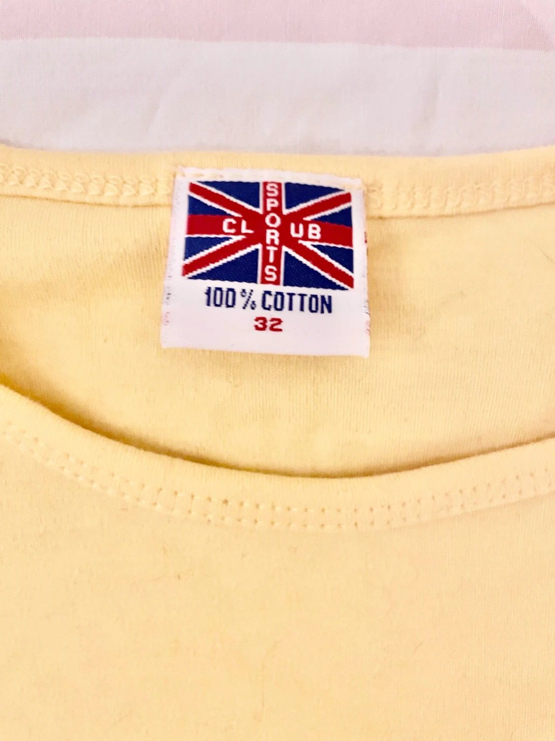 Gul fin 2000s t shirt med tryck på!💓 - 2