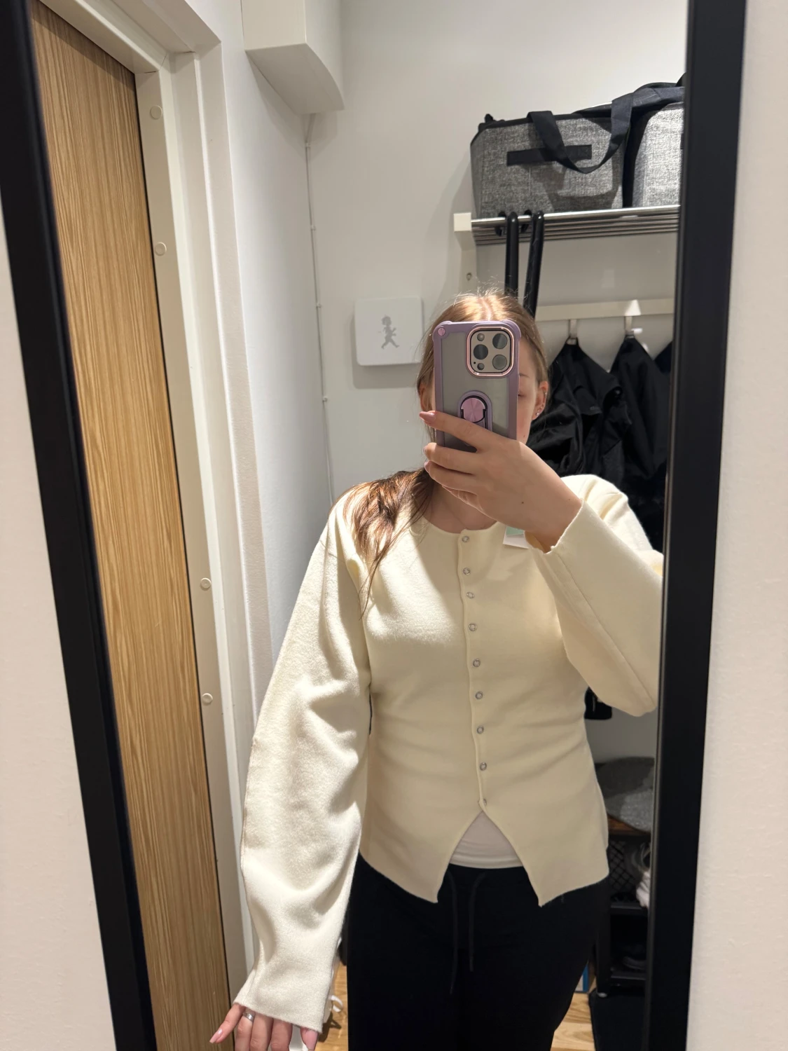 Krämvit kofta från Gina Tricot