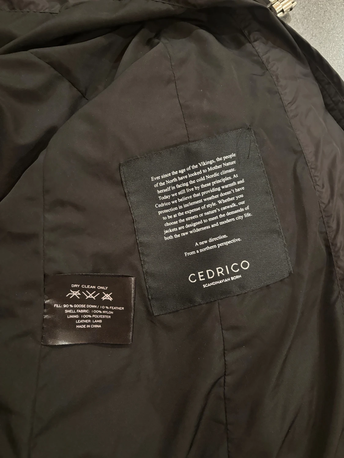 Svart dunjacka från Cedrico - 3