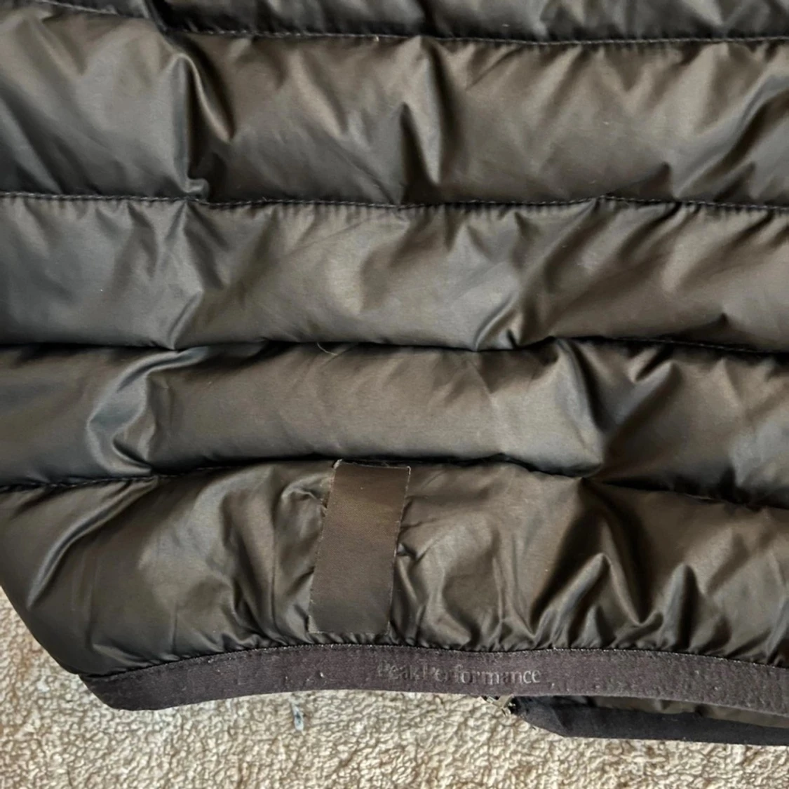 Svart dunjacka Peak Performance XS - 4