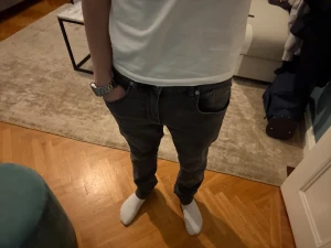 Svart/grå jeans J.lindeberg jeans 31/32 - J.Lindeberg jeans| 31/32 | pris: 199kr | skick 9,8/10   Skriv vid minsta fråga!😁