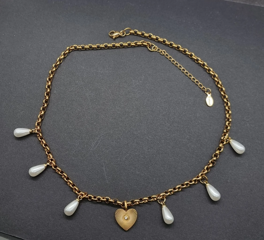 Stilfullt halsband  - 1