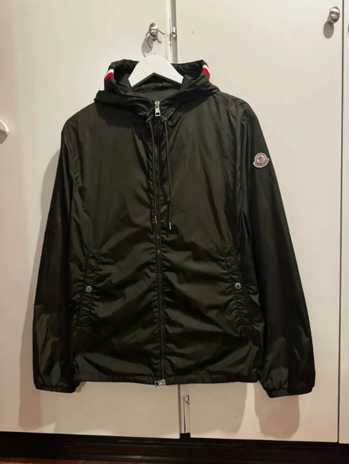 Grön vindjacka från Moncler intressekoll - 1