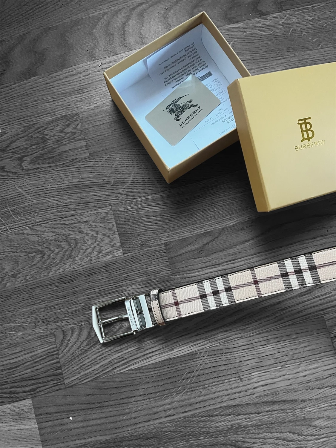 Burberry rutig bälte med silverdetaljer - 1