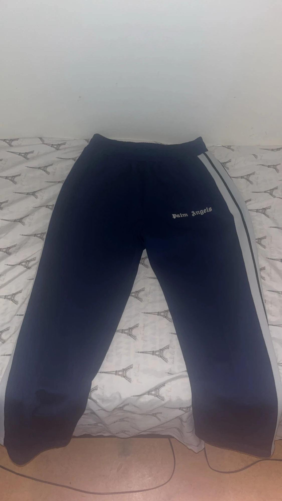 Palm Angels blå mjukisbyxor med vit stripe