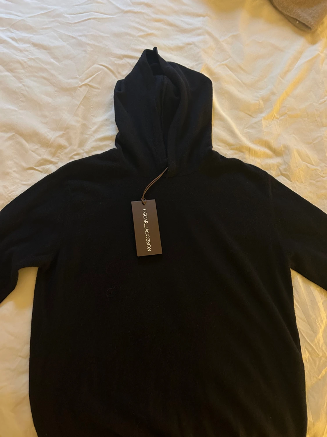 Blå  hoodie i kashmir från Oscar Jacobson - 2