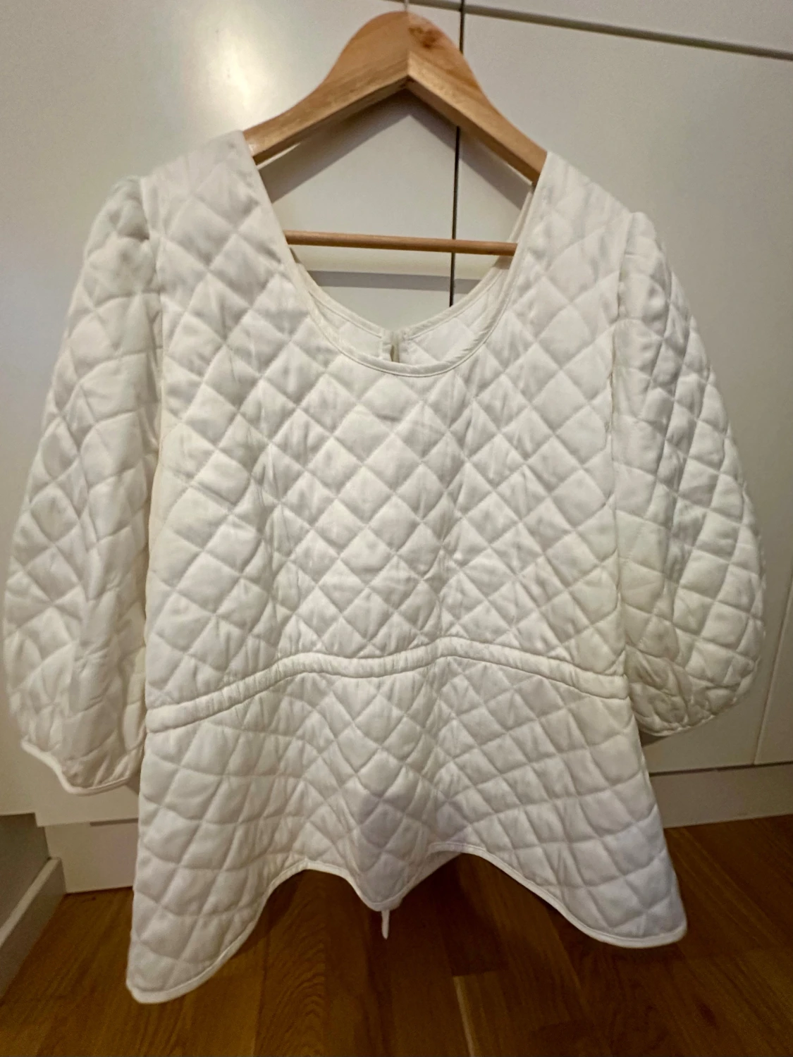 Vit quiltad overshirt från KappAhl M/L - 4