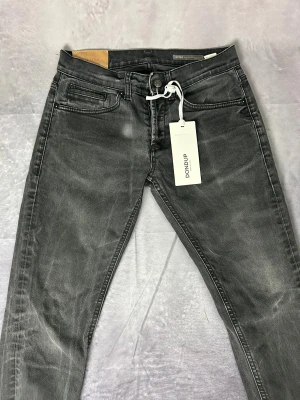 Dondup George jeans - Mycket fint skick | Size 31/32 | fraktar inom 24 timmar | för att köpa klicka ”köp nu” | vid frågor eller funderingar skriv en meddelande | följare får bättre rabatter🙌
