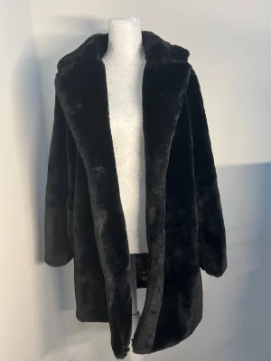 Jacka - Så fin och mysig jacka köpt på New Yorker, i utmärkt skick 🖤