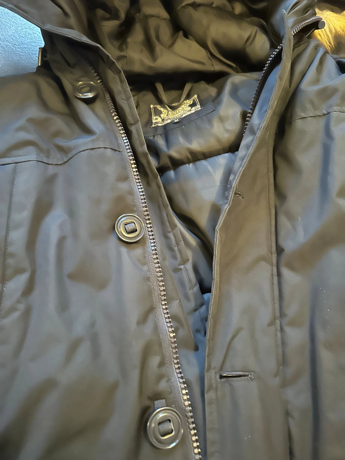 Svart parkajacka med päls från Crocker - 1