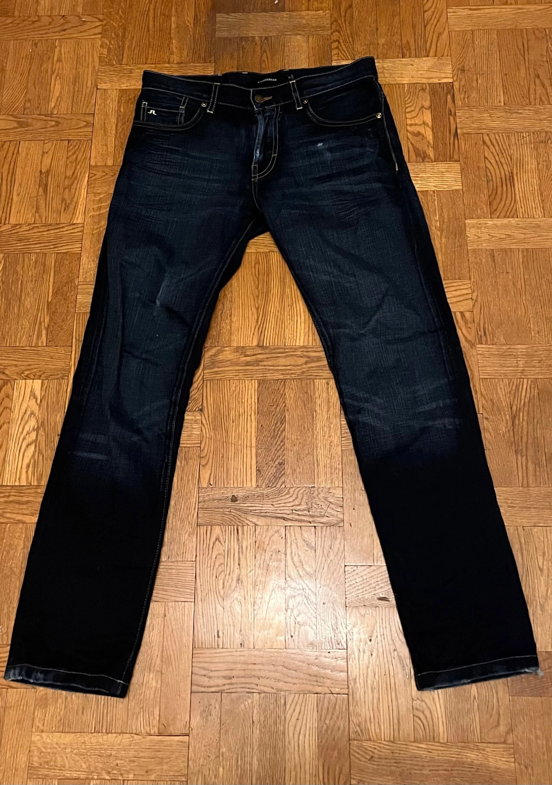 Mörkblå jeans från J.Lindeberg 29/32 - 2