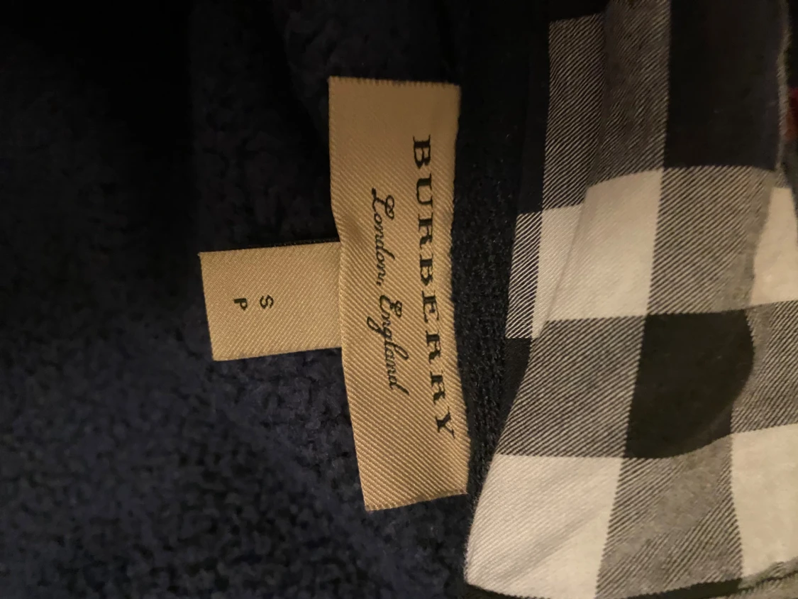 Burberry kofta äkta! - 2