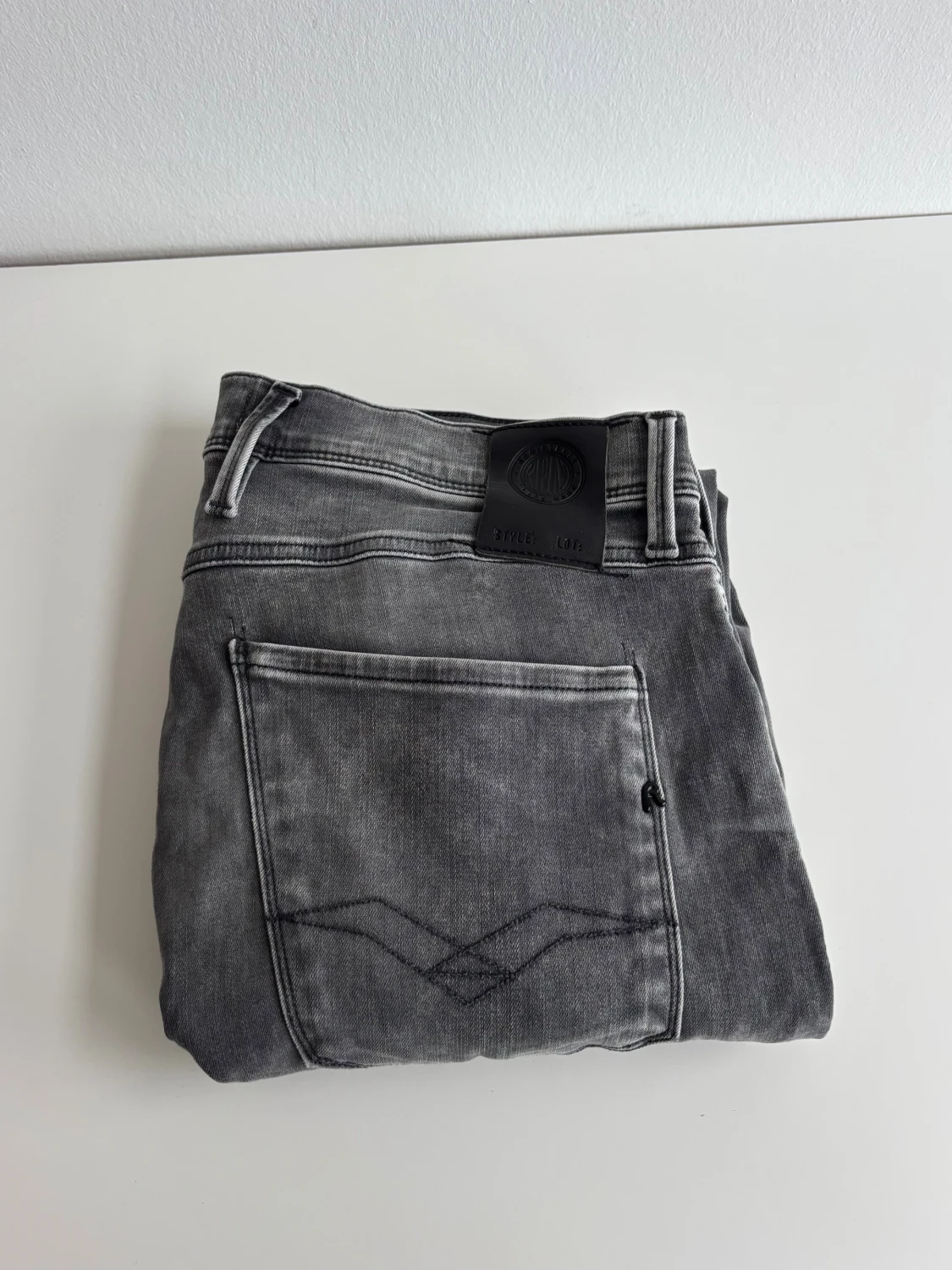 Replay Anbass grå jeans, storlek 32