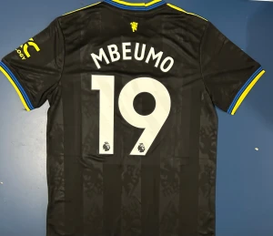 Mbeumo Manchester United Fotbollströja - Helt ny Mbeumo Manchester United Fotbollströja i storlek M