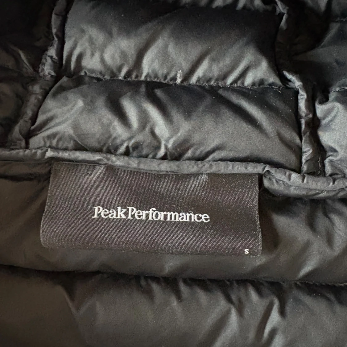 Peak Performance jacka i storlek S - 3