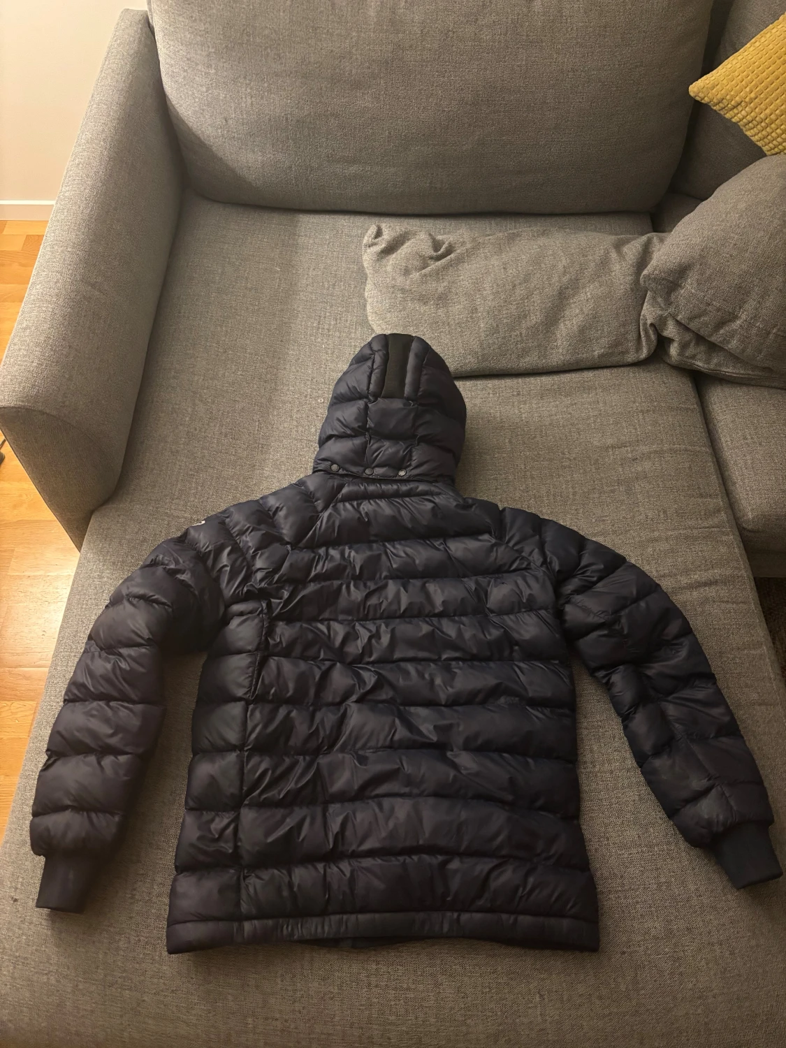 Mörkblå Peak Performance pufferjacka - 1