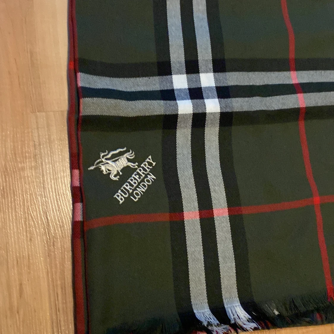 Rutig halsduk från Burberry London - 1