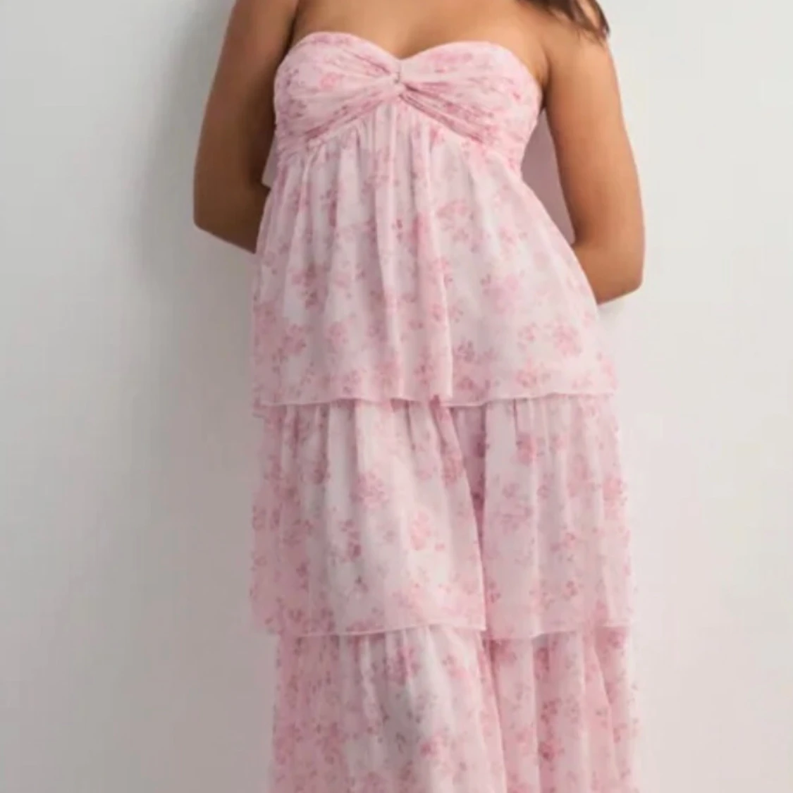 Ljusrosa blommig långklänning - 2