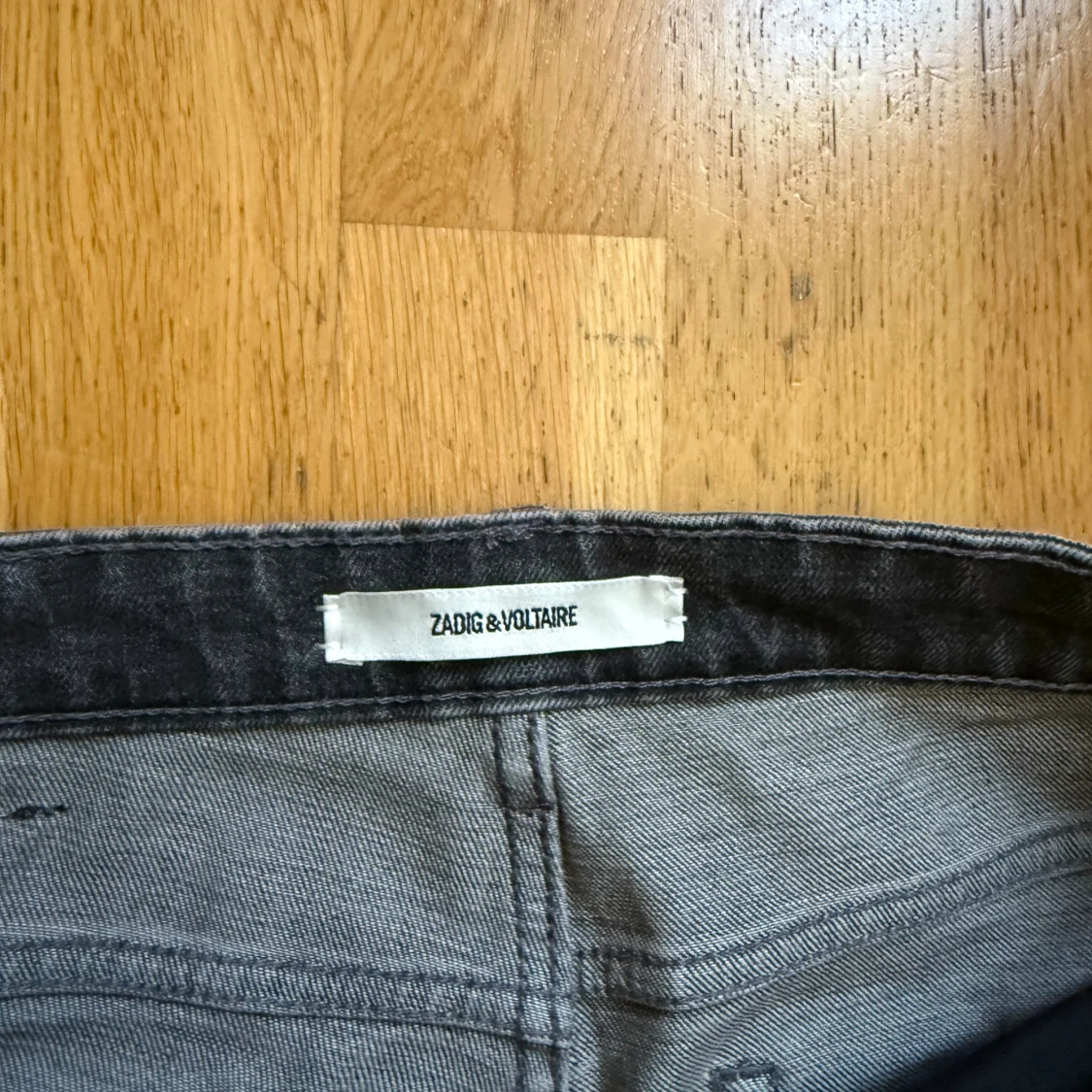 Grå jeans från Zadig & Voltaire - 2