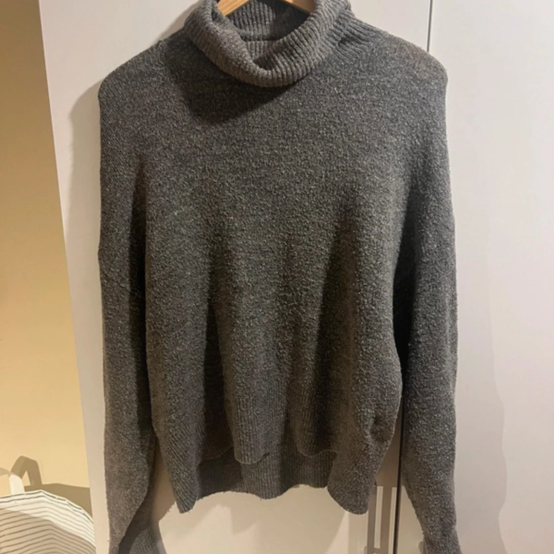 Grå polotröja från H&M i stickat