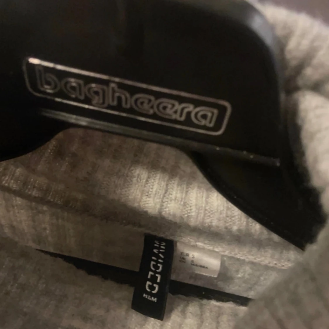 Grå ribbad polotröja från H&M - 2