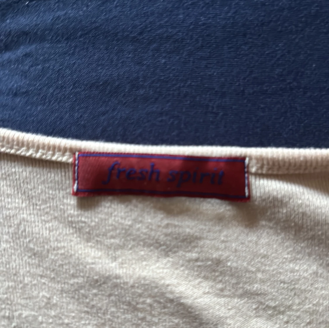 Beige v-ringad långärmad tröja - 4