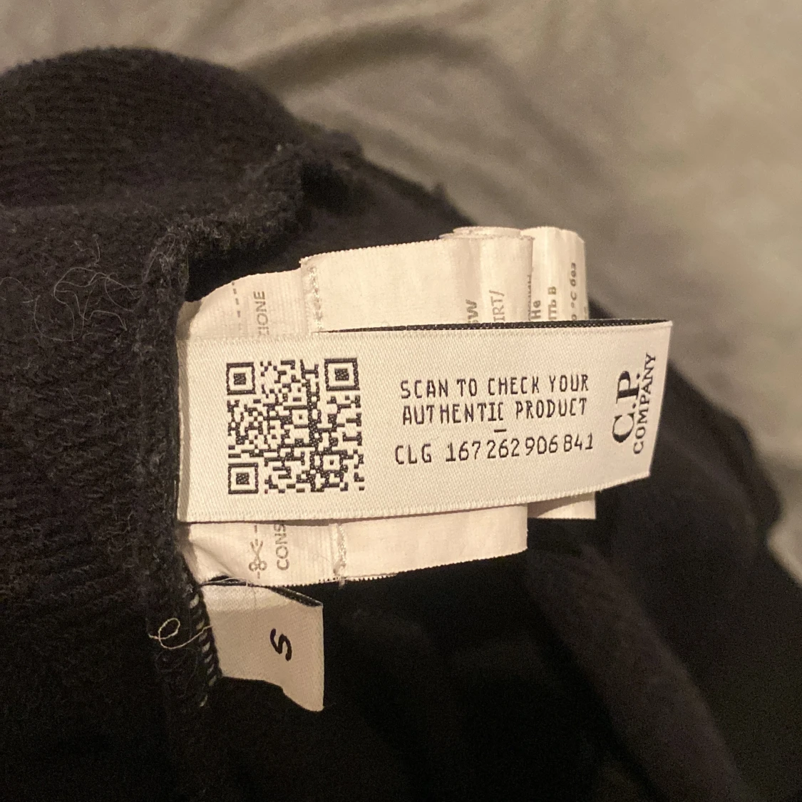 Svart sweatshirt från C.P. Company - 3