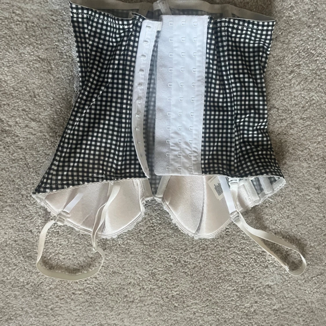 Svartvit rutig korsett med spets - 1