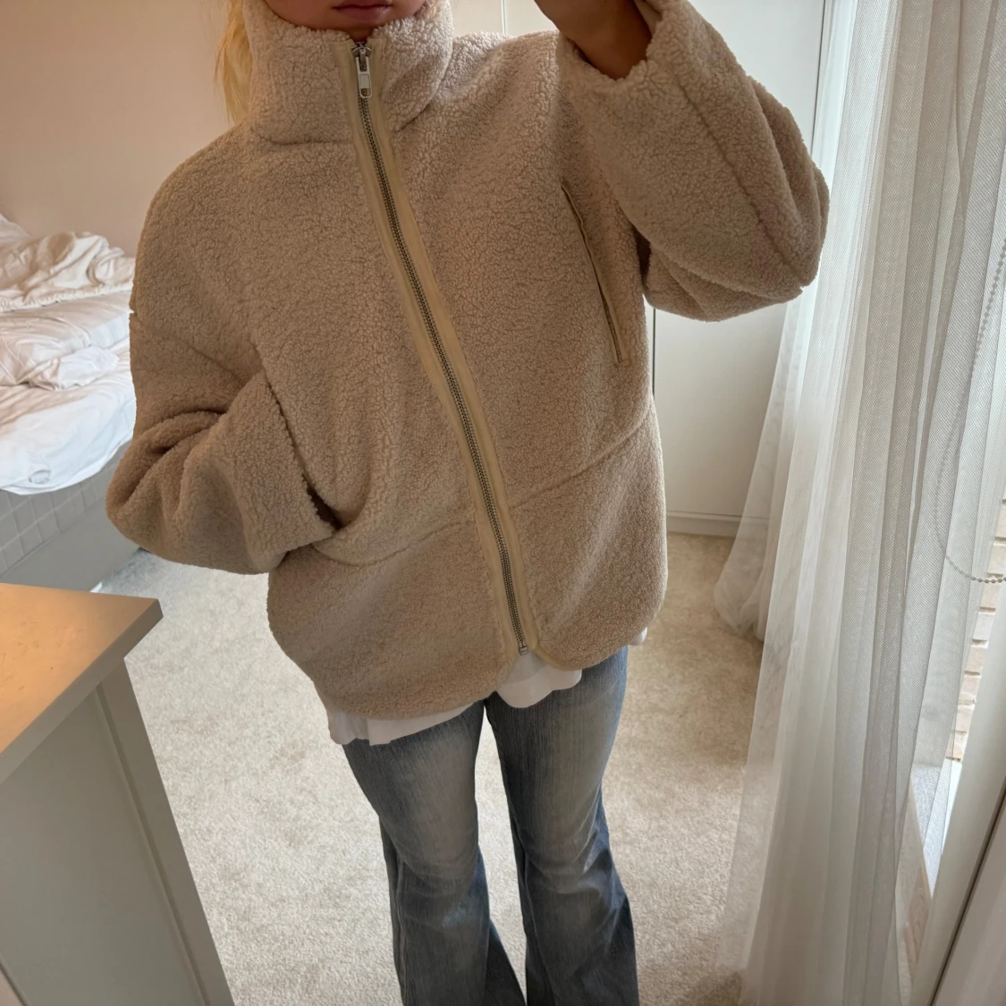 Beige teddyjacka med dragkedja - 3