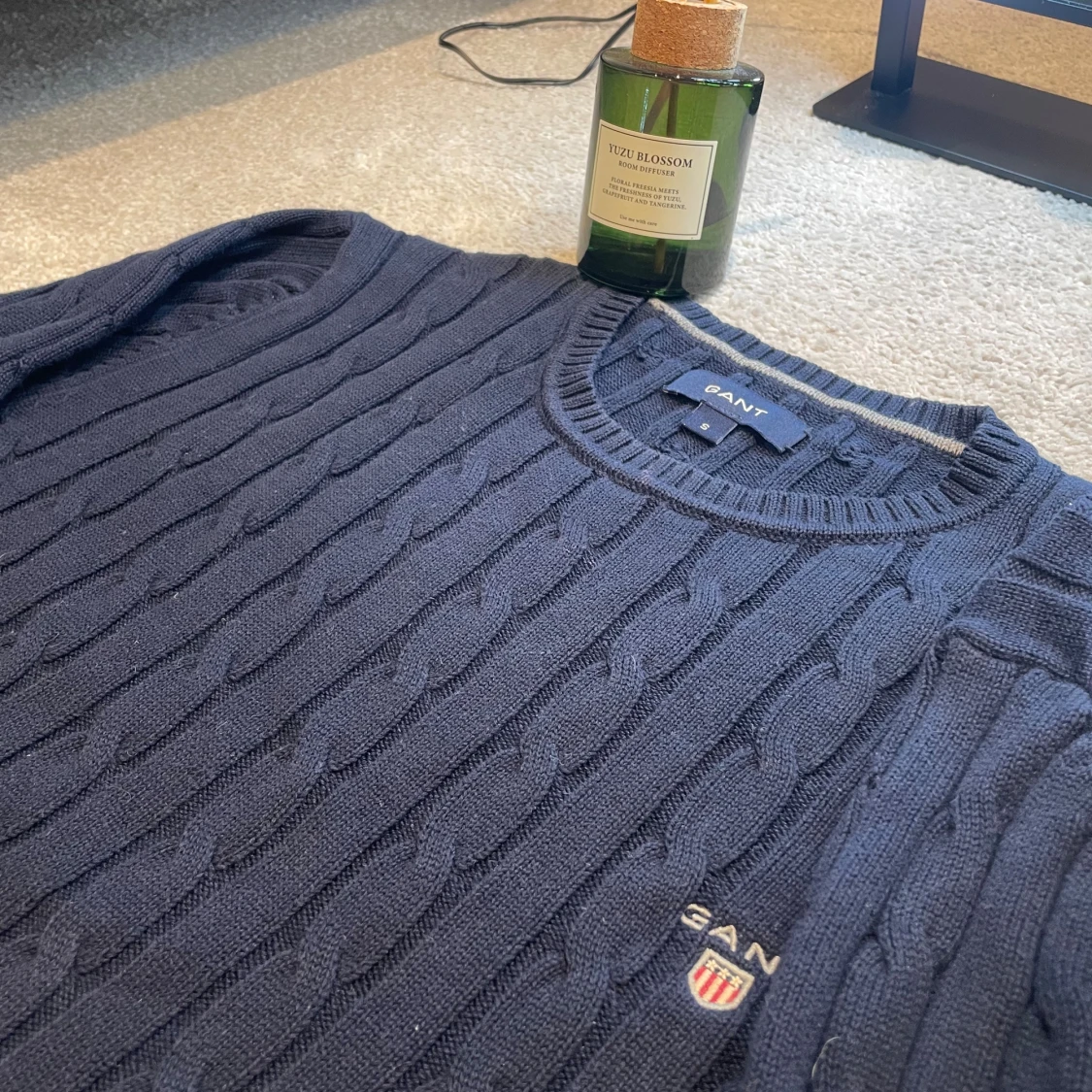 Mörkblå kabelstickad tröja från GANT - 2