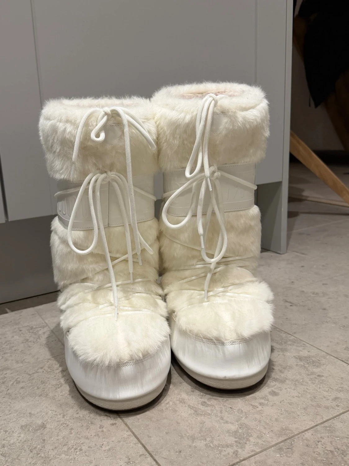 Vita Moon Boots med fuskpäls - 1