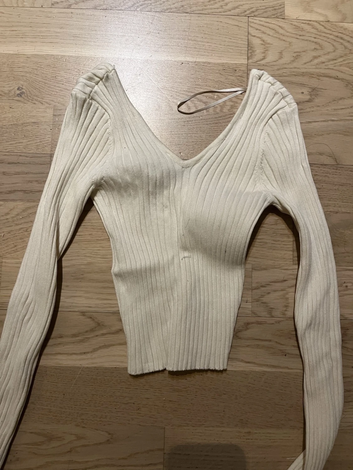 Ribbad v-ringad topp från Bershka - 1