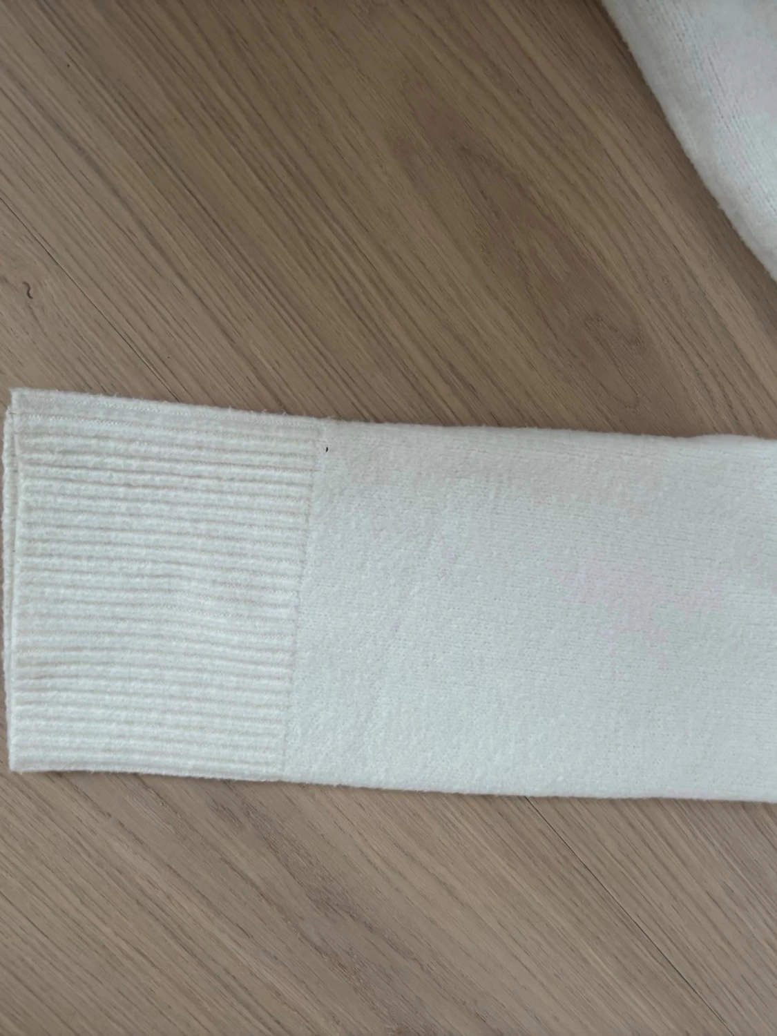 Vit stickad tröja från BikBok - 3