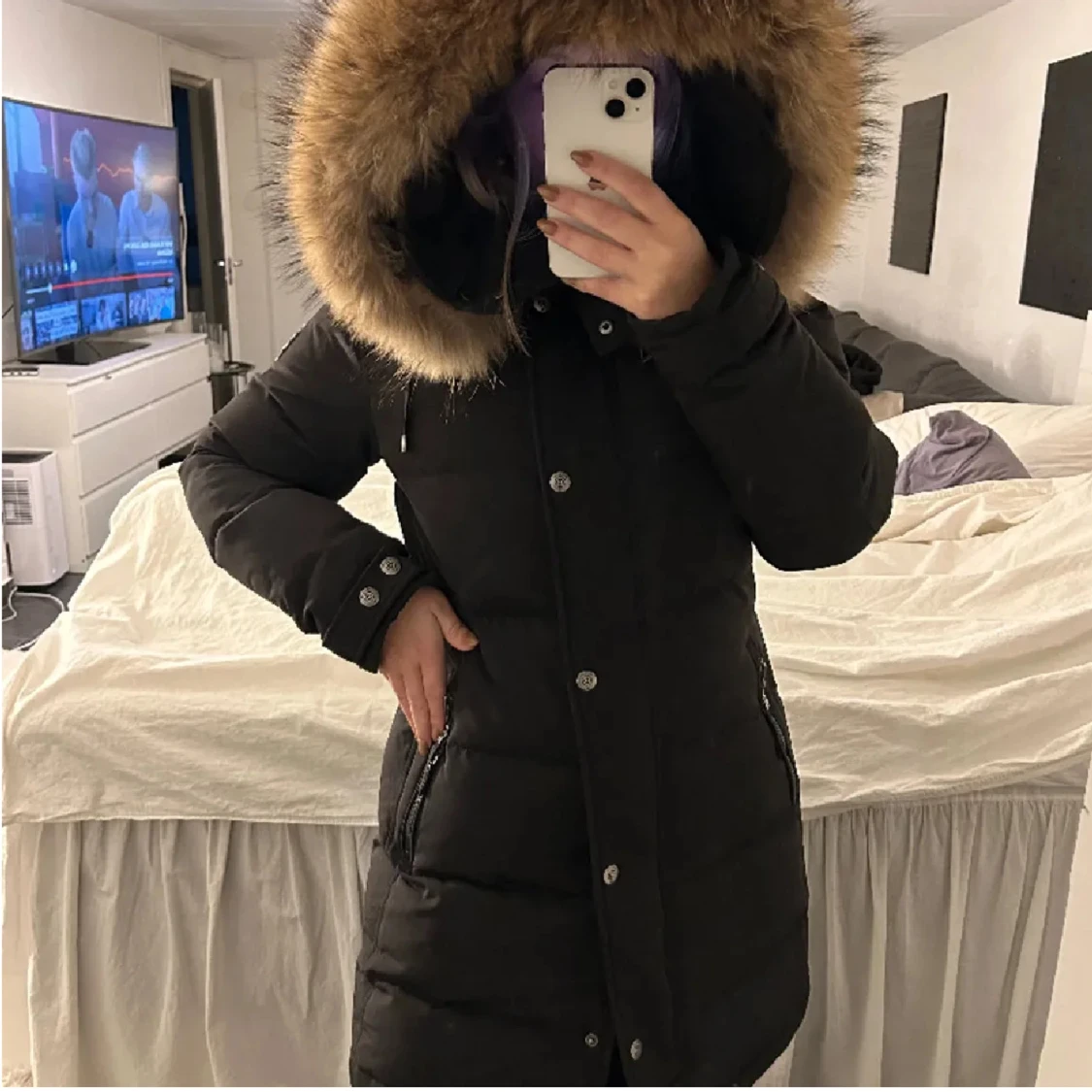 Svart lång dunjacka med pälskrage - 2