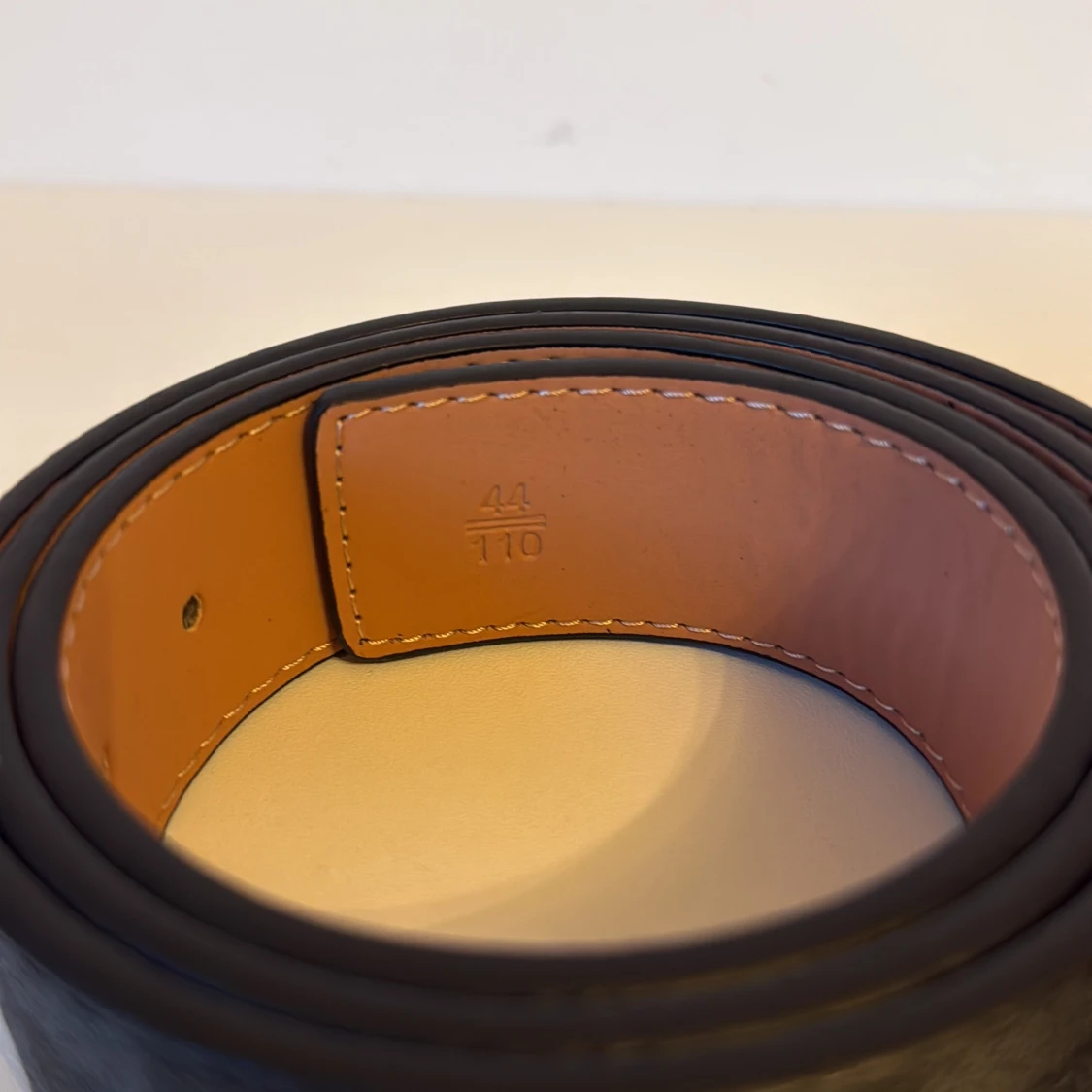 L och V rutigt svart bälte - 1