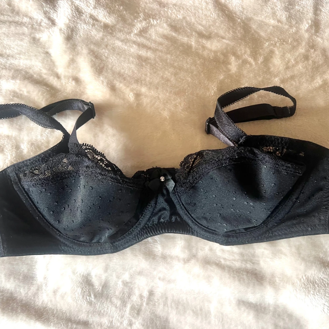 Svart spets-bh från Hunkemöller 75B